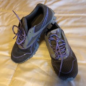 Women’s size 9 Reebok shoes